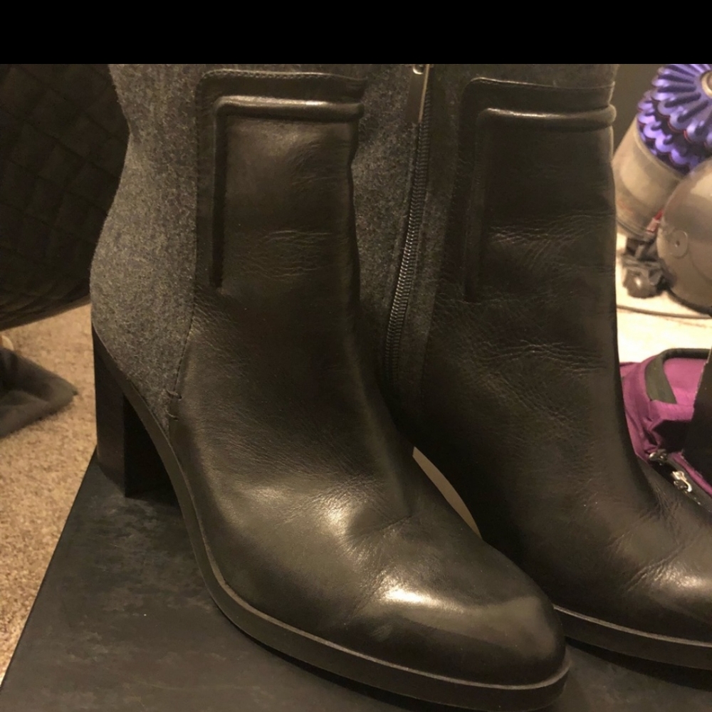 NWOT Smooth Black Leather and Grey Flannel Boots
